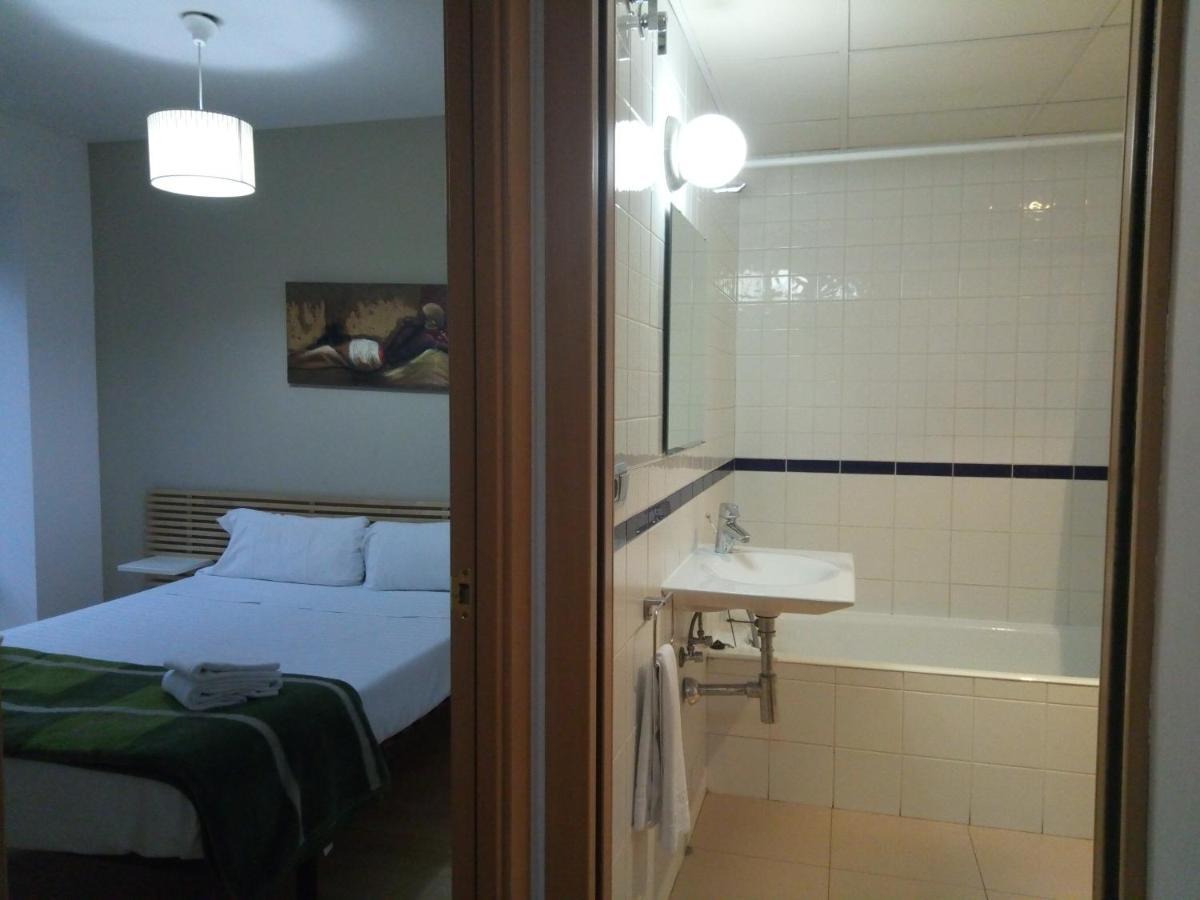 Apartamentos Zaragoza Coso Esterno foto
