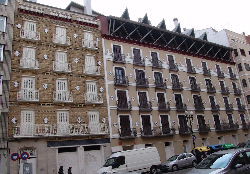 Apartamentos Zaragoza Coso Esterno foto