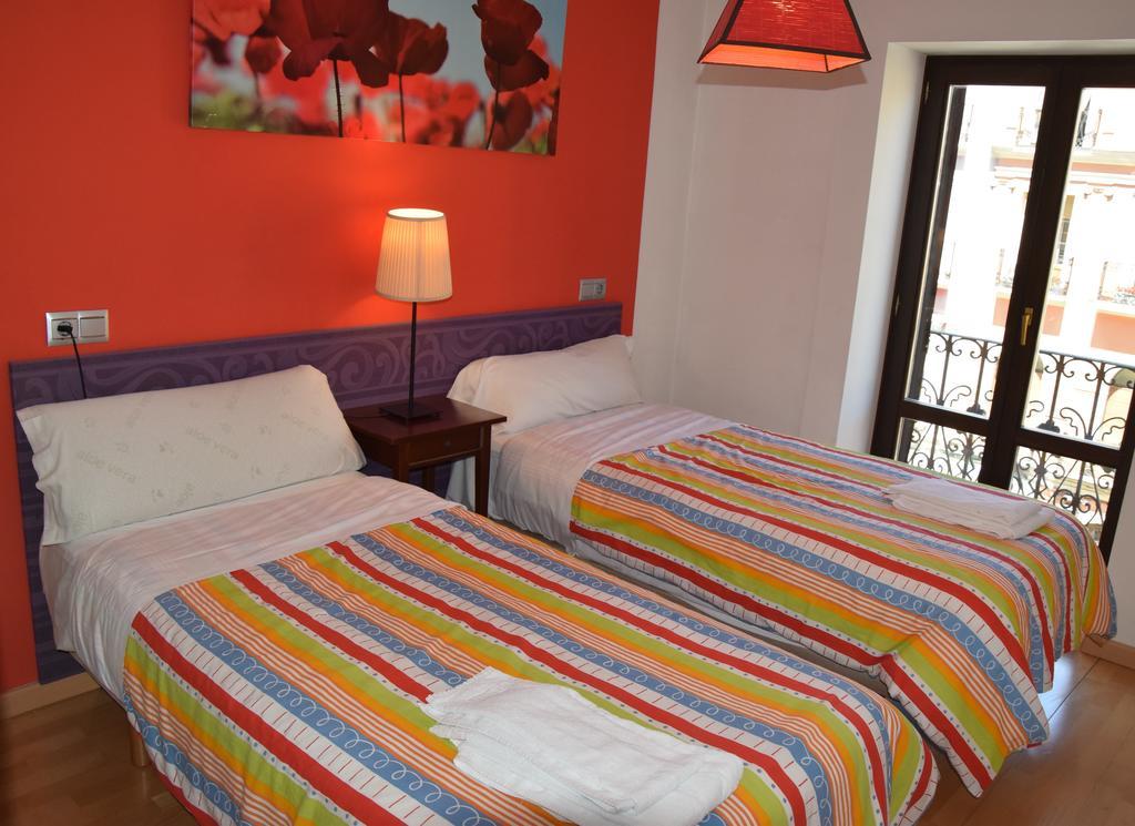 Apartamentos Zaragoza Coso Esterno foto