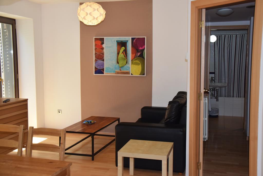 Apartamentos Zaragoza Coso Esterno foto