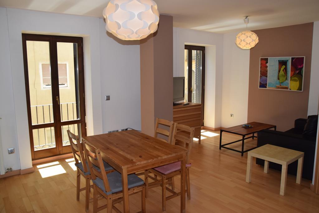 Apartamentos Zaragoza Coso Esterno foto