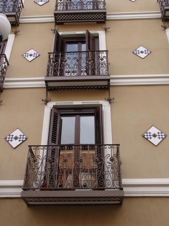 Apartamentos Zaragoza Coso Esterno foto